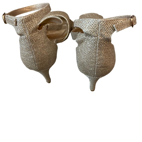 heels size 8  Box J - Picture 3 of 5